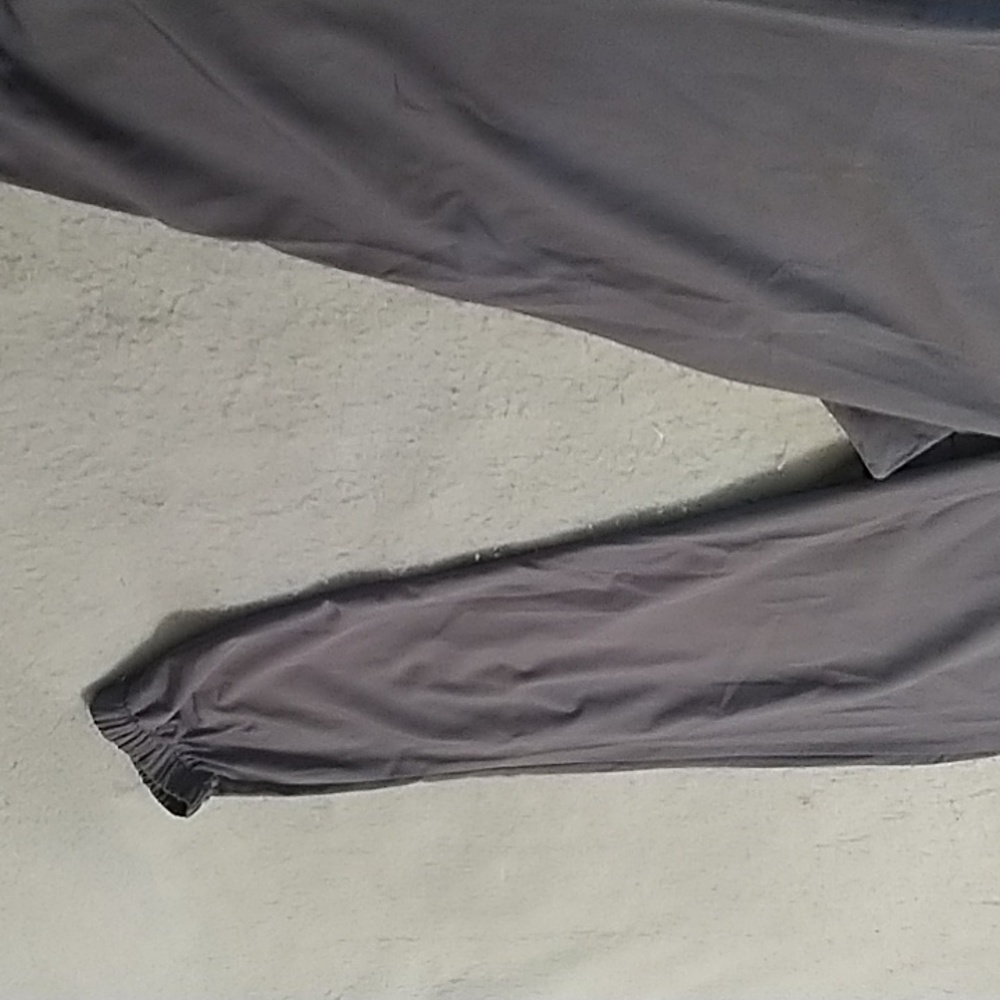 Man Amazon  essentials  pants. - Picture 9 of 10